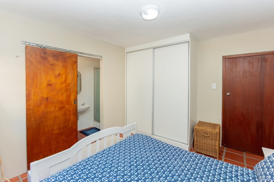 6 Bedroom Property for Sale in Middedorp Western Cape